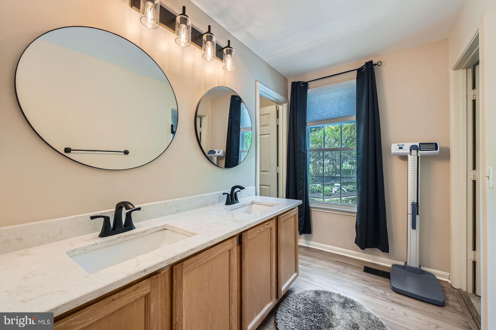 WINDSOR MILL - Residential