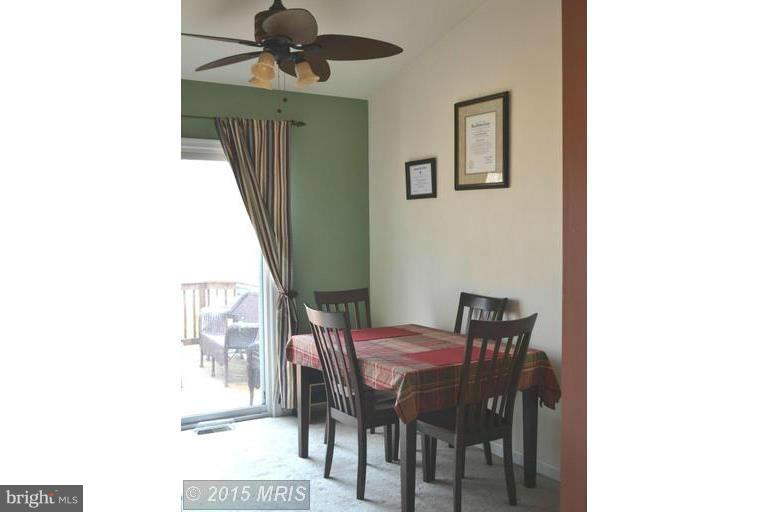 LAKE LAND - Residential