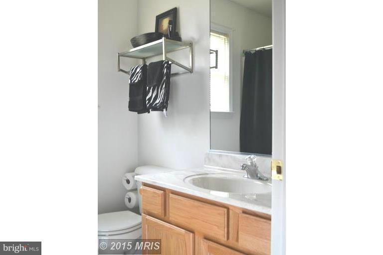 LAKE LAND - Residential