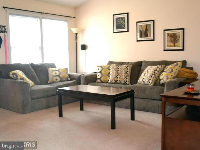 LAKE LAND - Residential