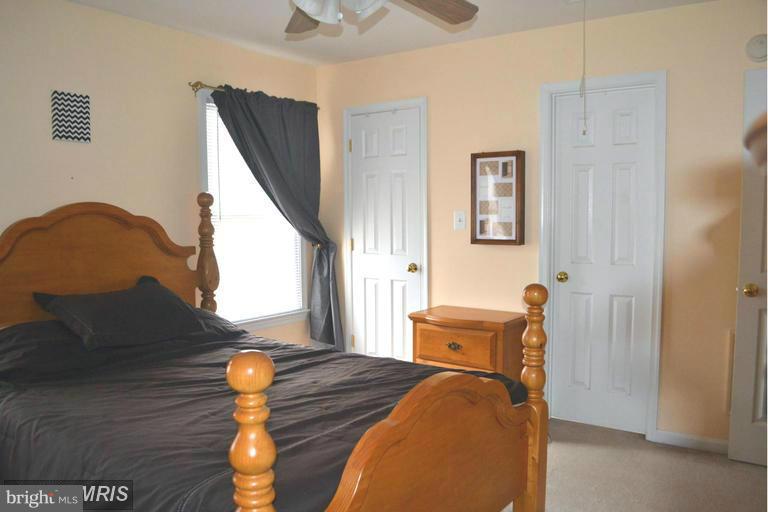 LAKE LAND - Residential