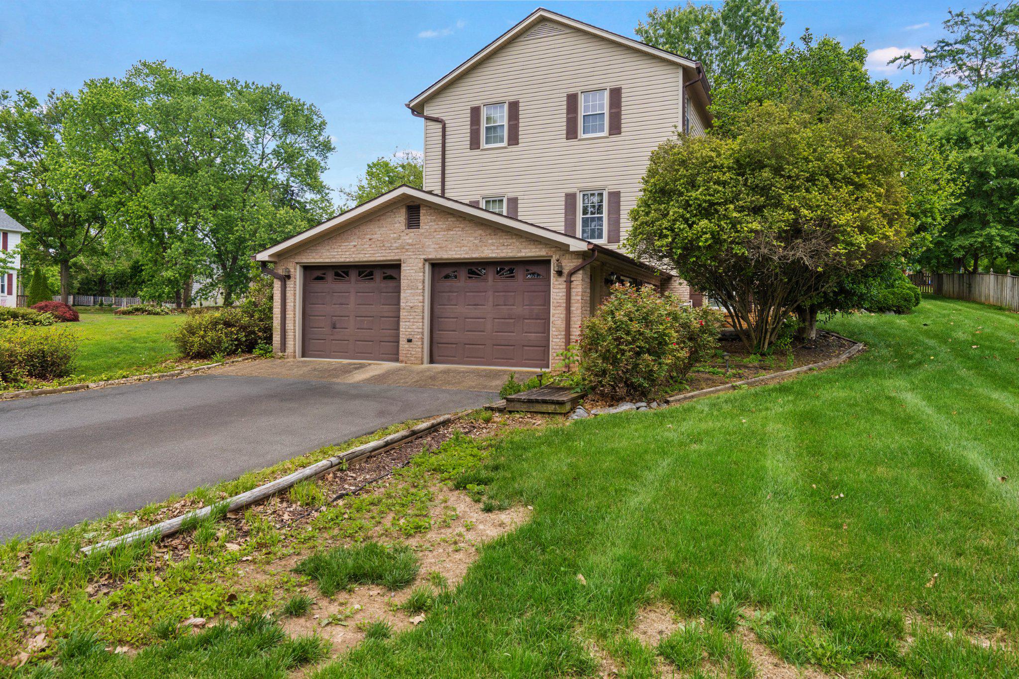 16 WEBHANNET DRIVE