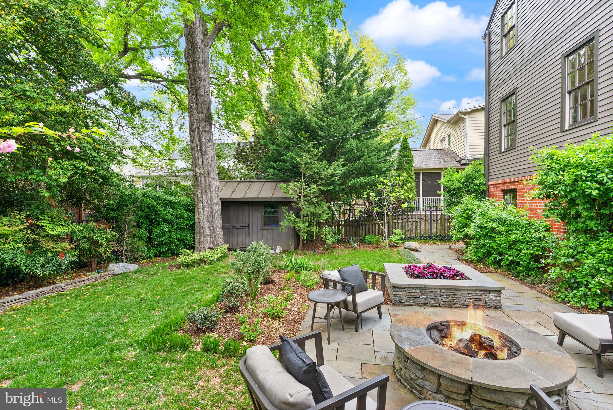 WAVERLY HILLS - Residential