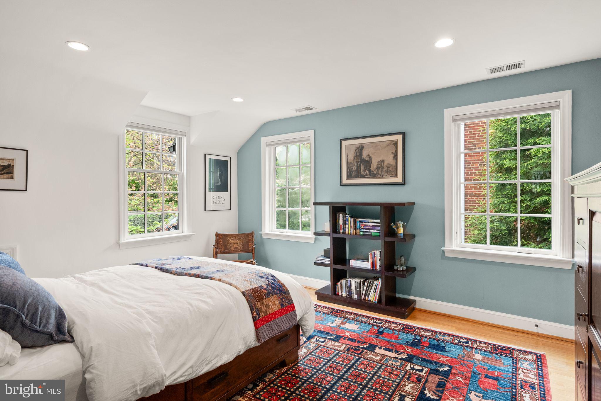 WAVERLY HILLS - Residential