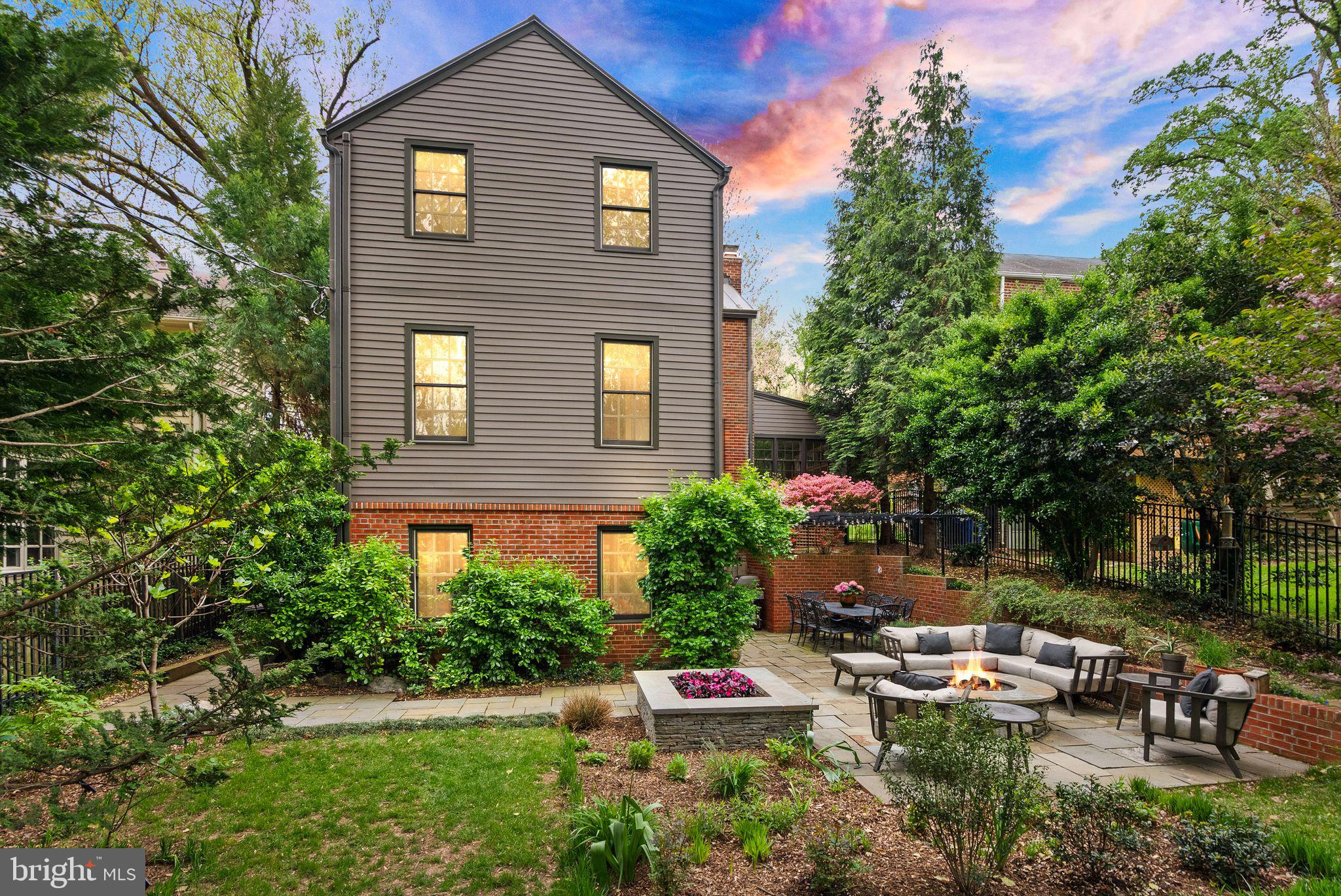 WAVERLY HILLS - Residential