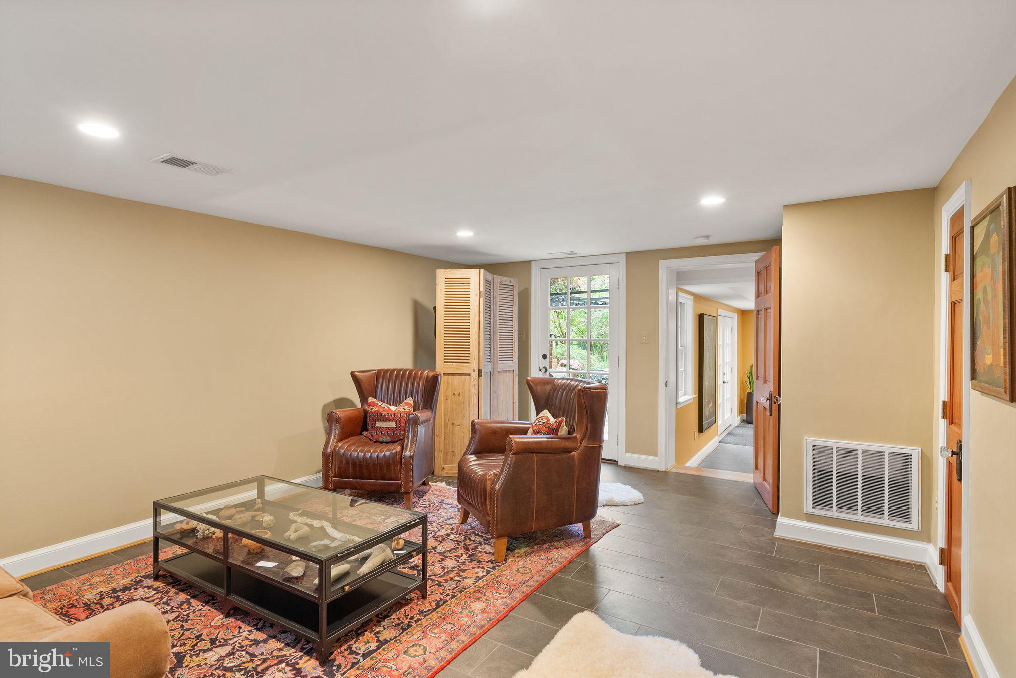 WAVERLY HILLS - Residential