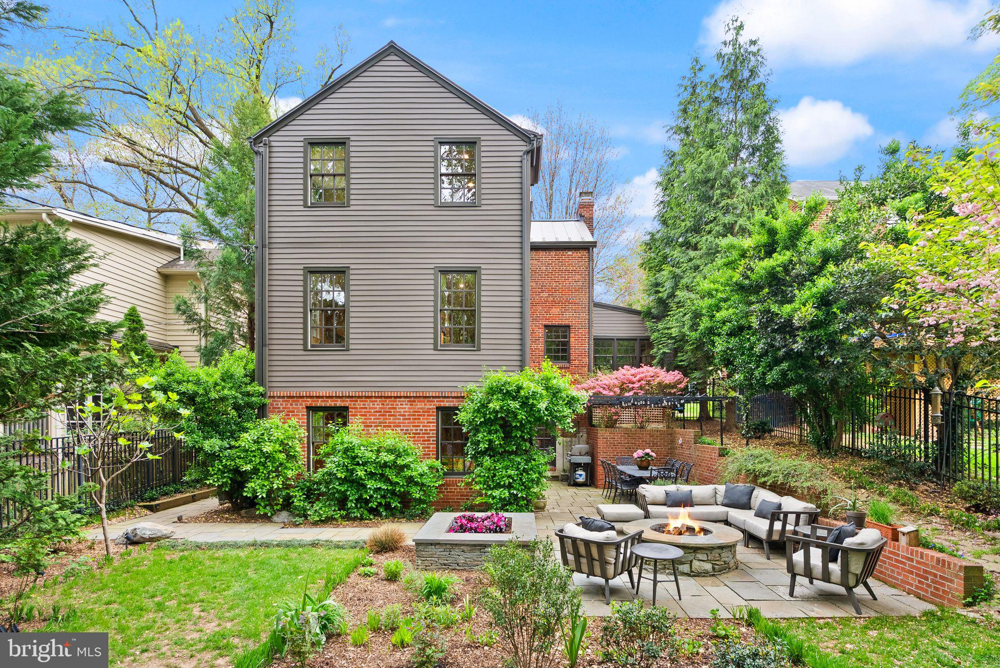 WAVERLY HILLS - Residential