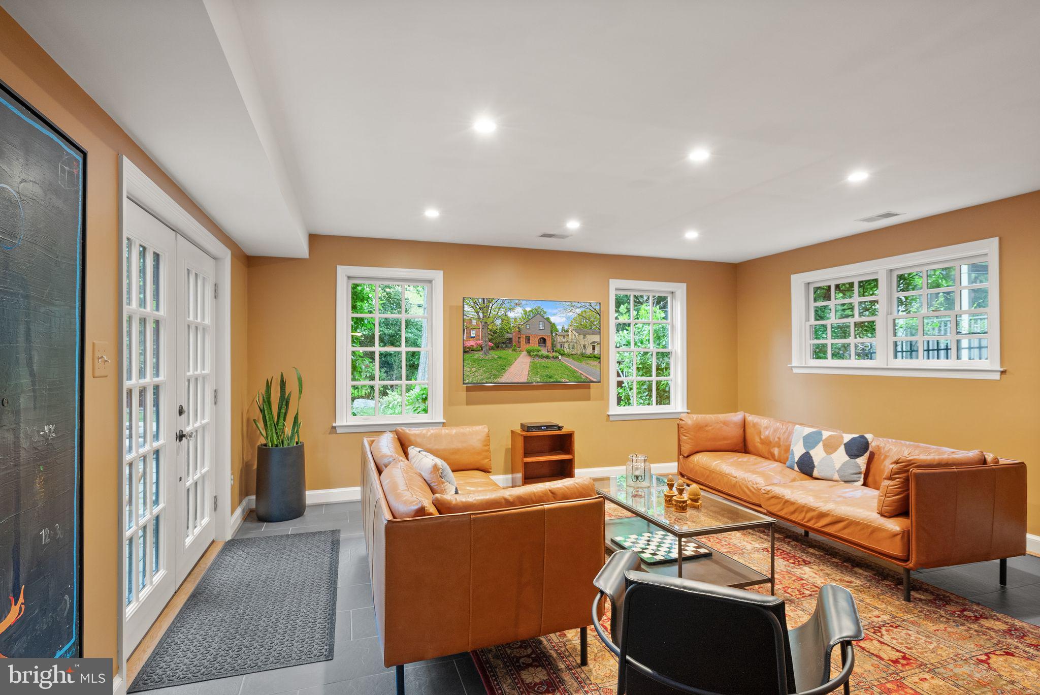 WAVERLY HILLS - Residential