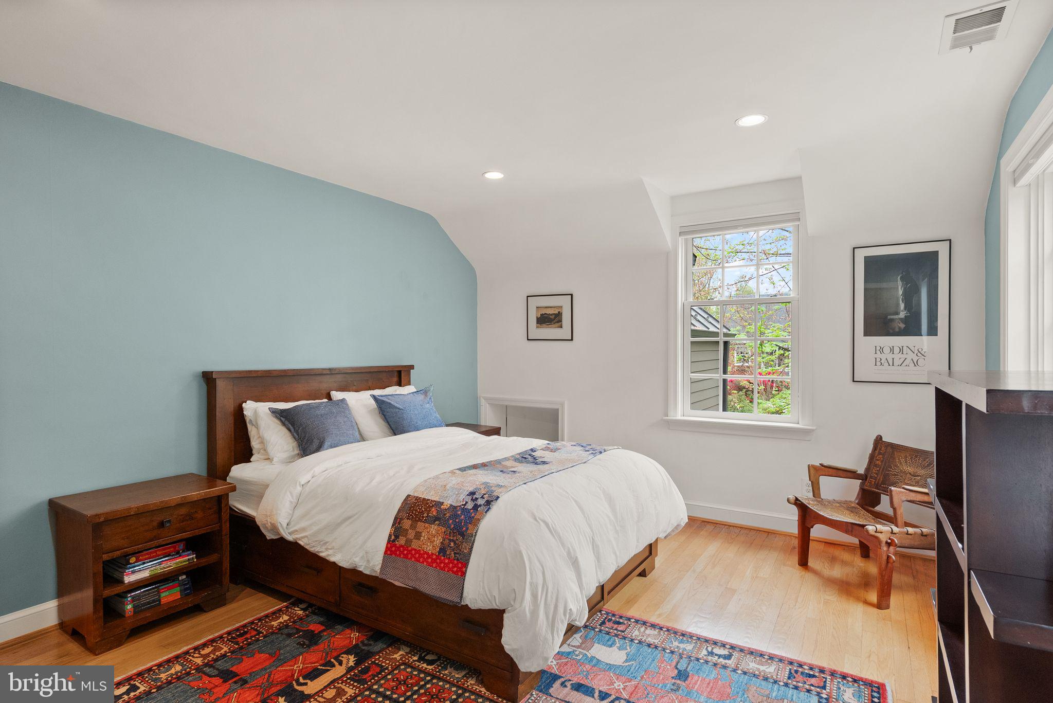 WAVERLY HILLS - Residential