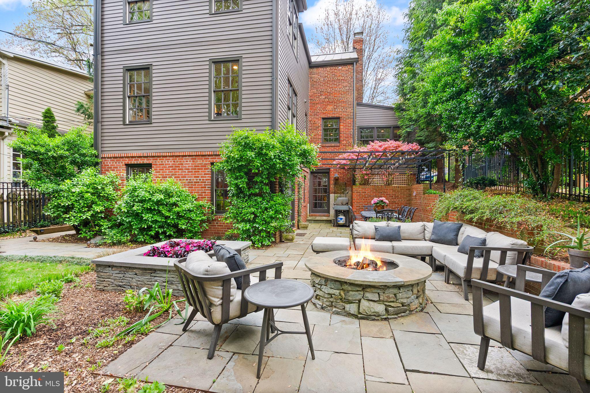 WAVERLY HILLS - Residential