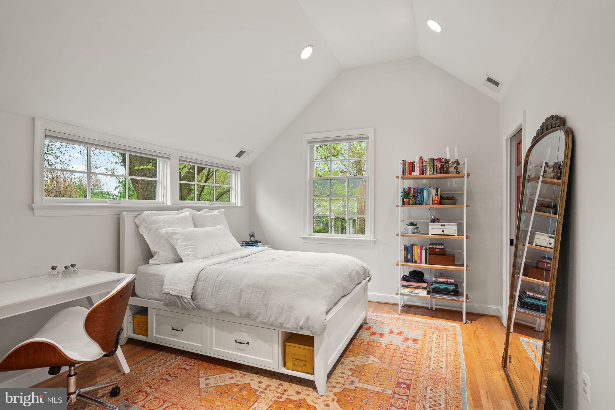 WAVERLY HILLS - Residential