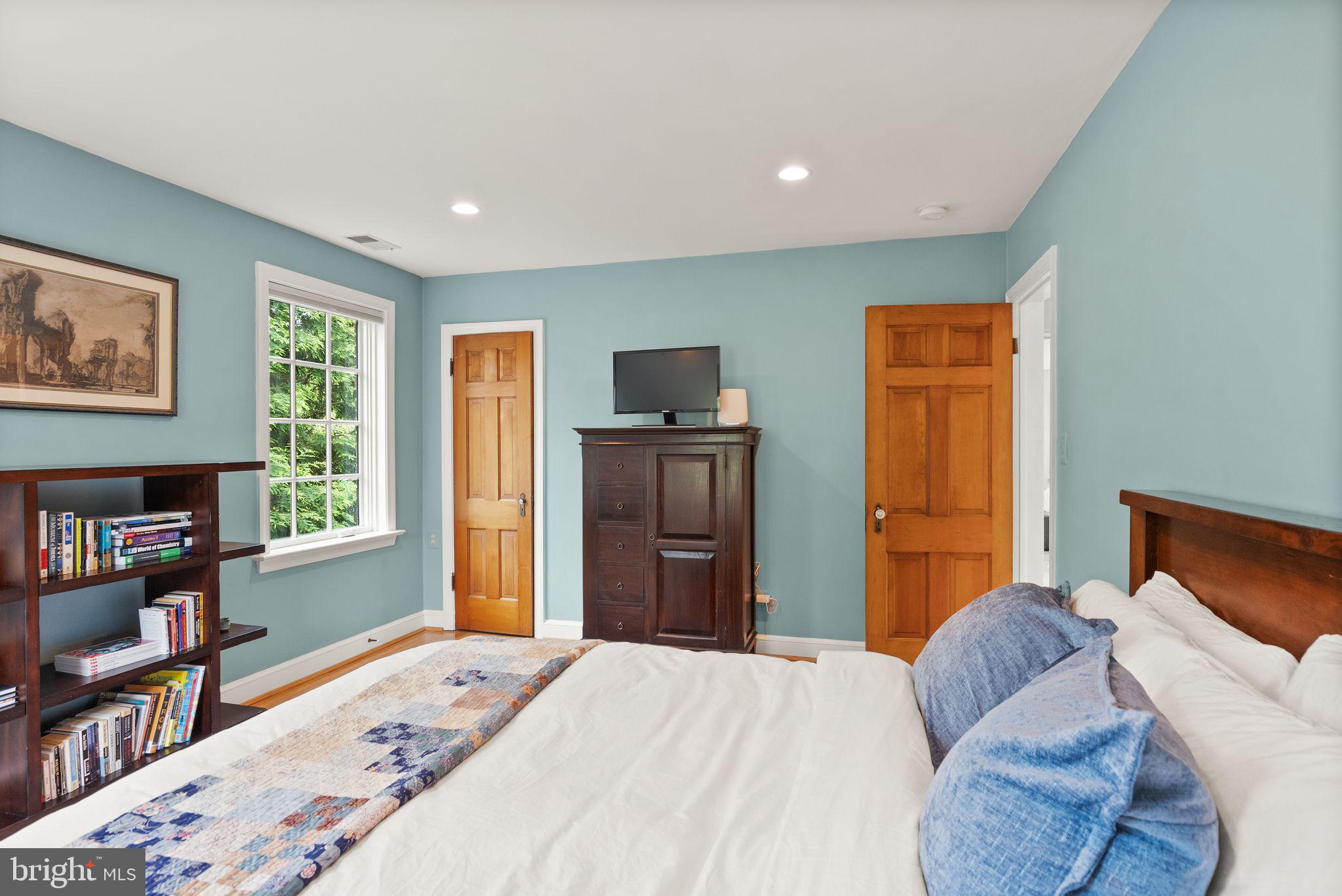 WAVERLY HILLS - Residential