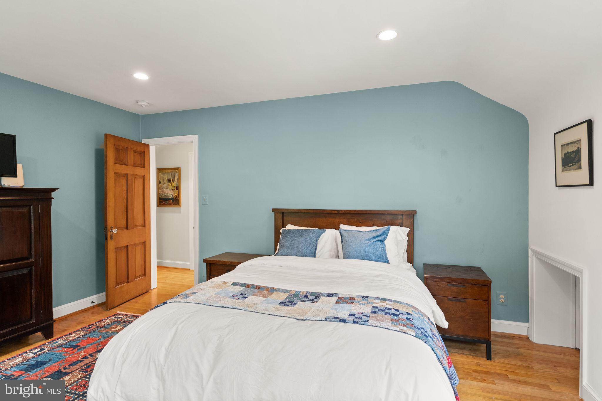 WAVERLY HILLS - Residential