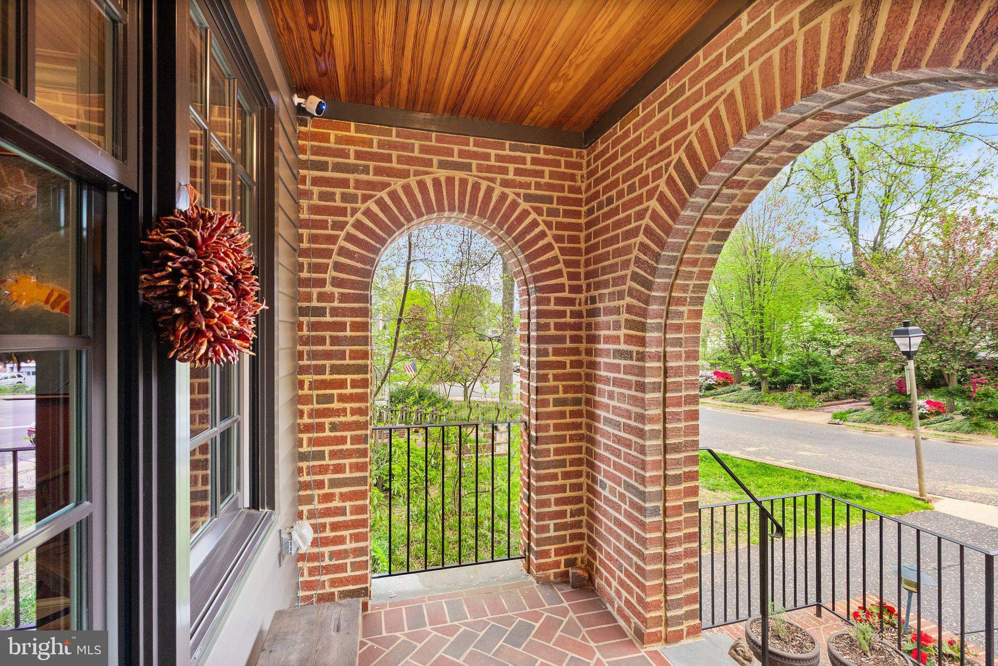 WAVERLY HILLS - Residential