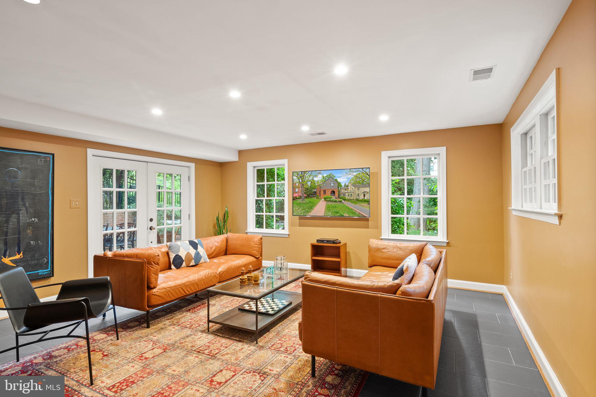 WAVERLY HILLS - Residential