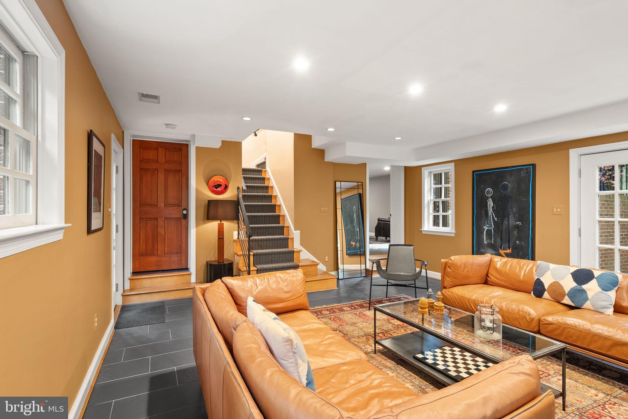 WAVERLY HILLS - Residential