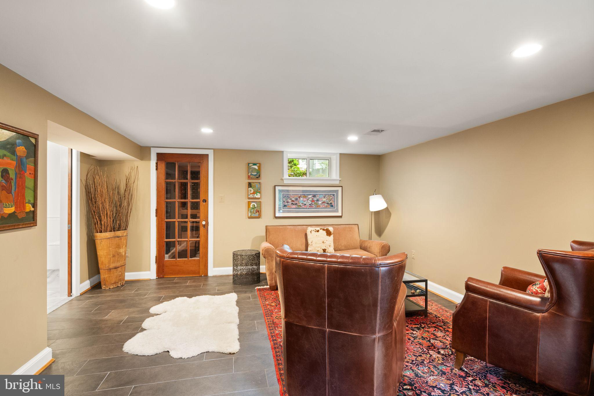 WAVERLY HILLS - Residential