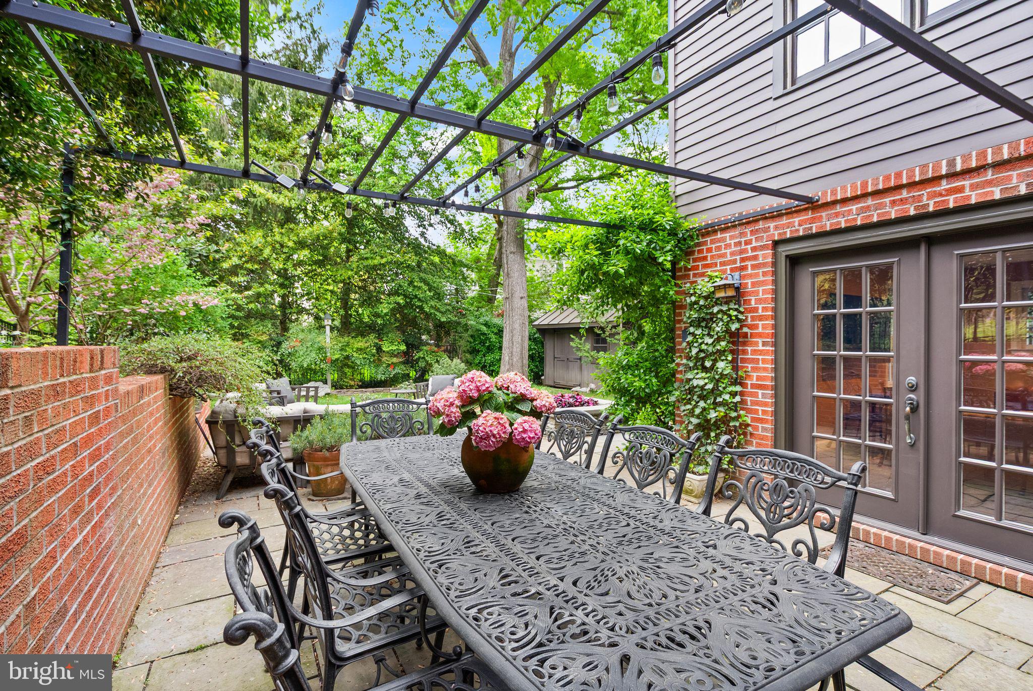 WAVERLY HILLS - Residential