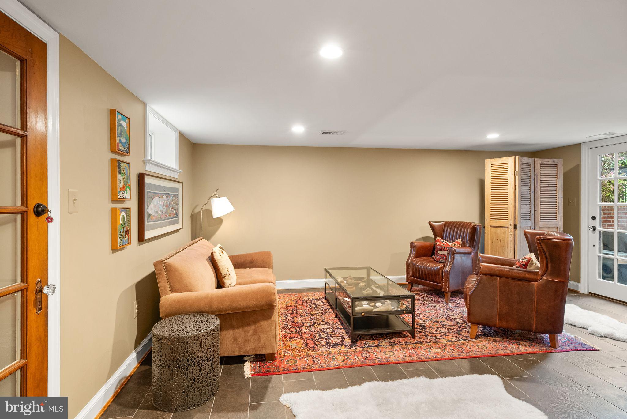 WAVERLY HILLS - Residential