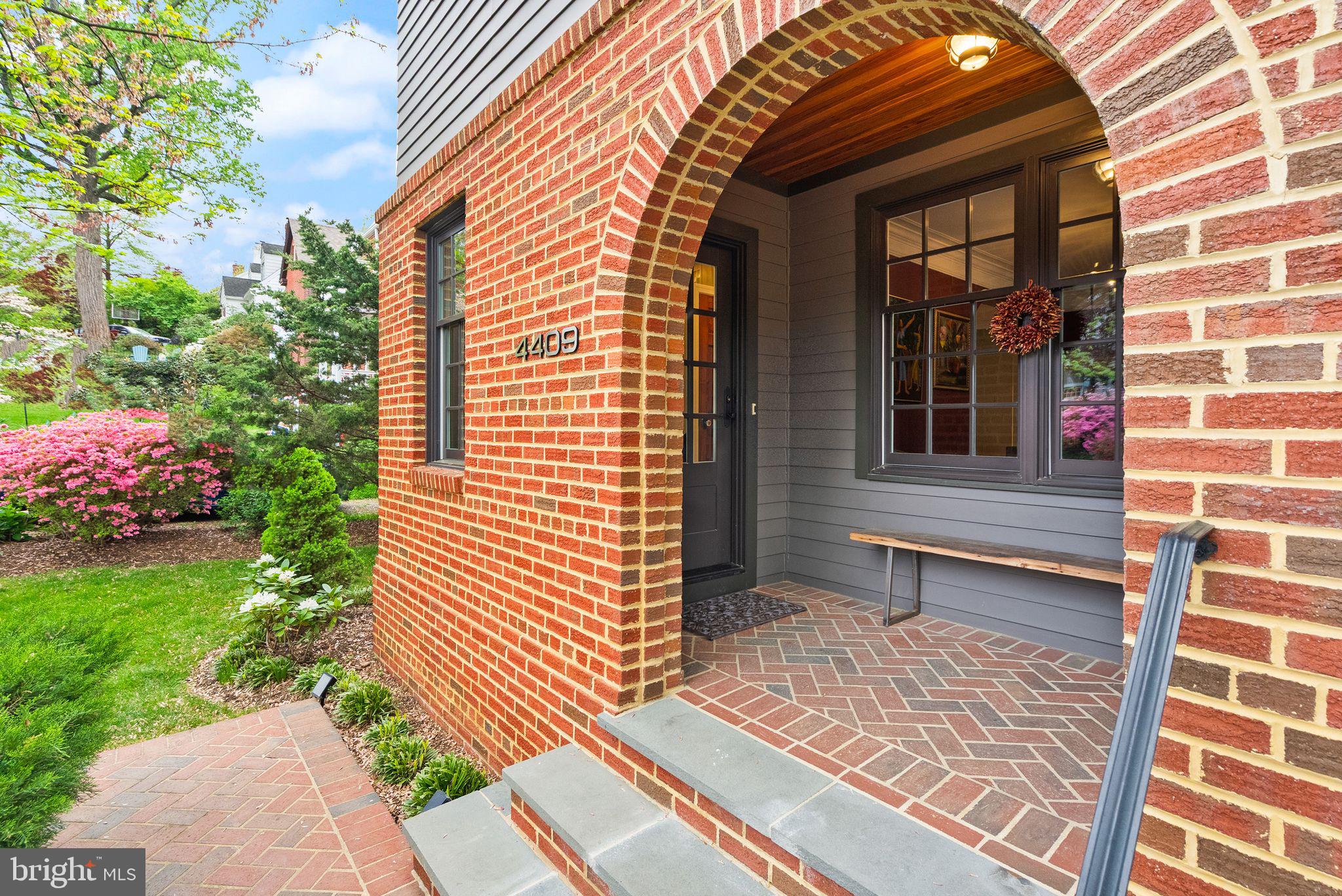 WAVERLY HILLS - Residential