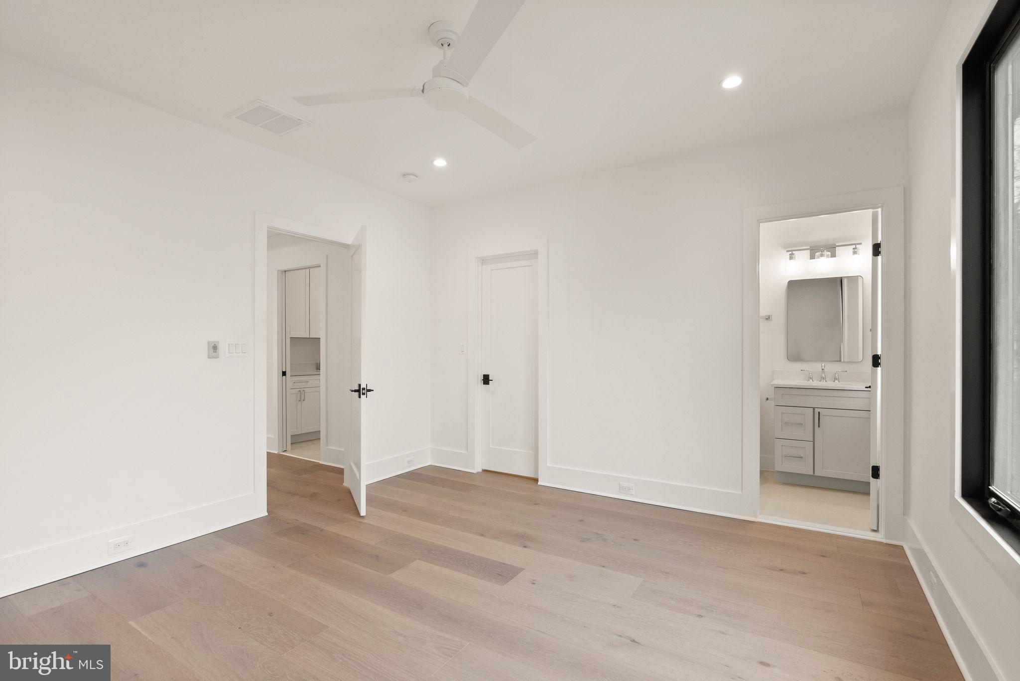 WEST VIENNA WOODS - Residential