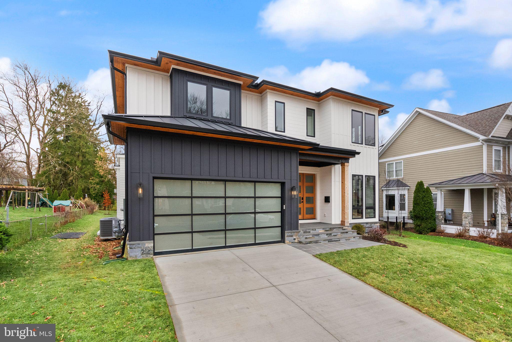 WEST VIENNA WOODS - Residential