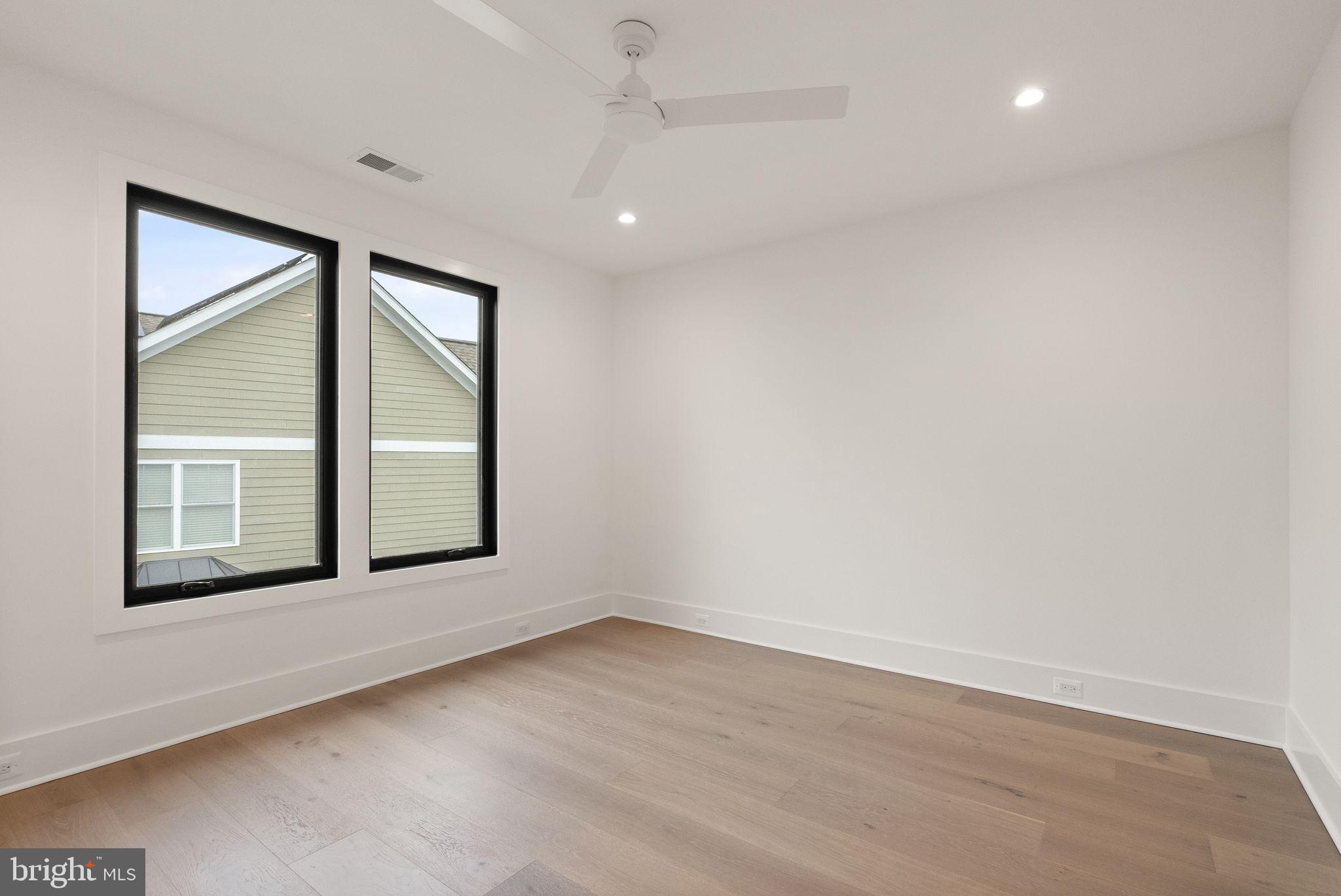 WEST VIENNA WOODS - Residential