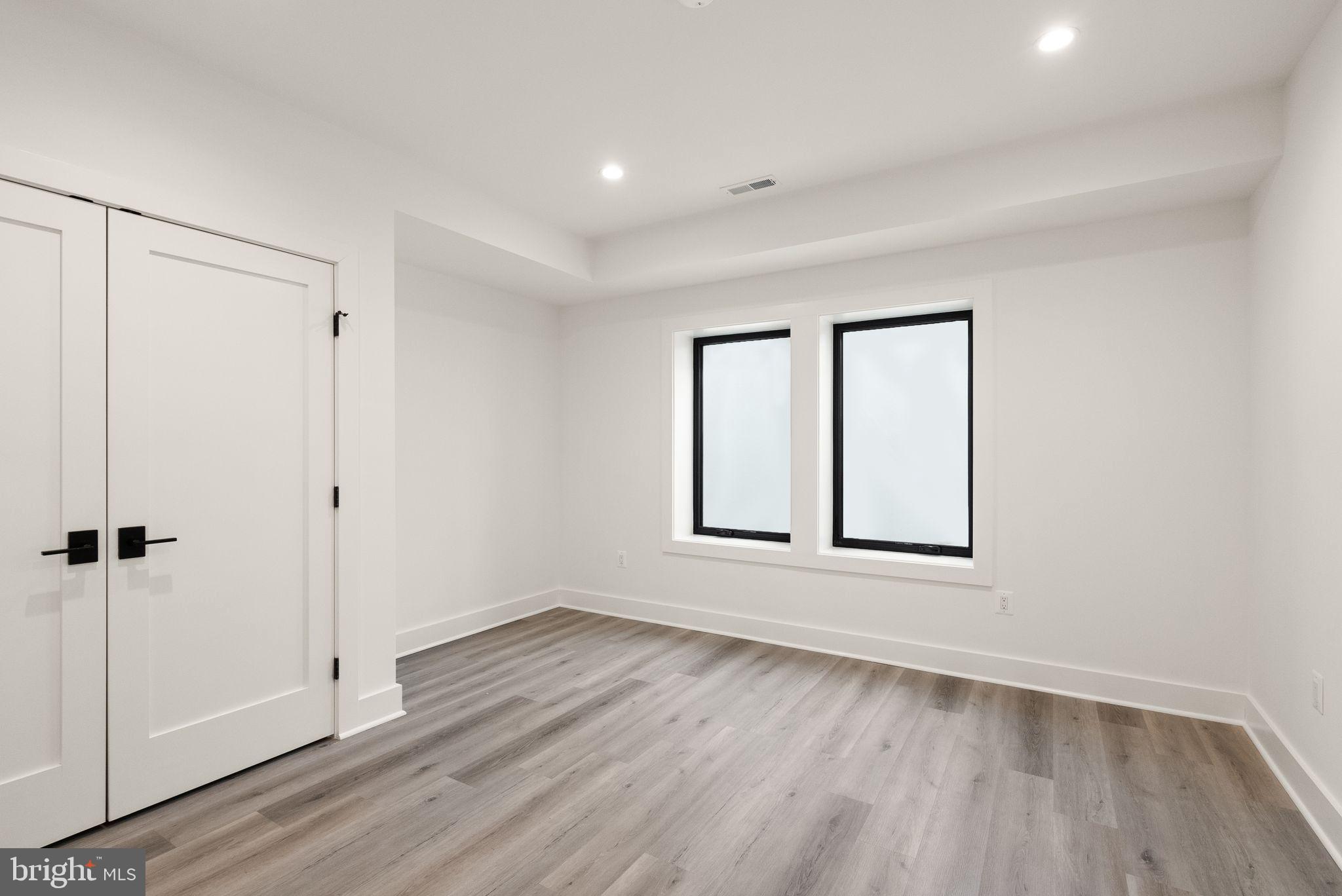 WEST VIENNA WOODS - Residential