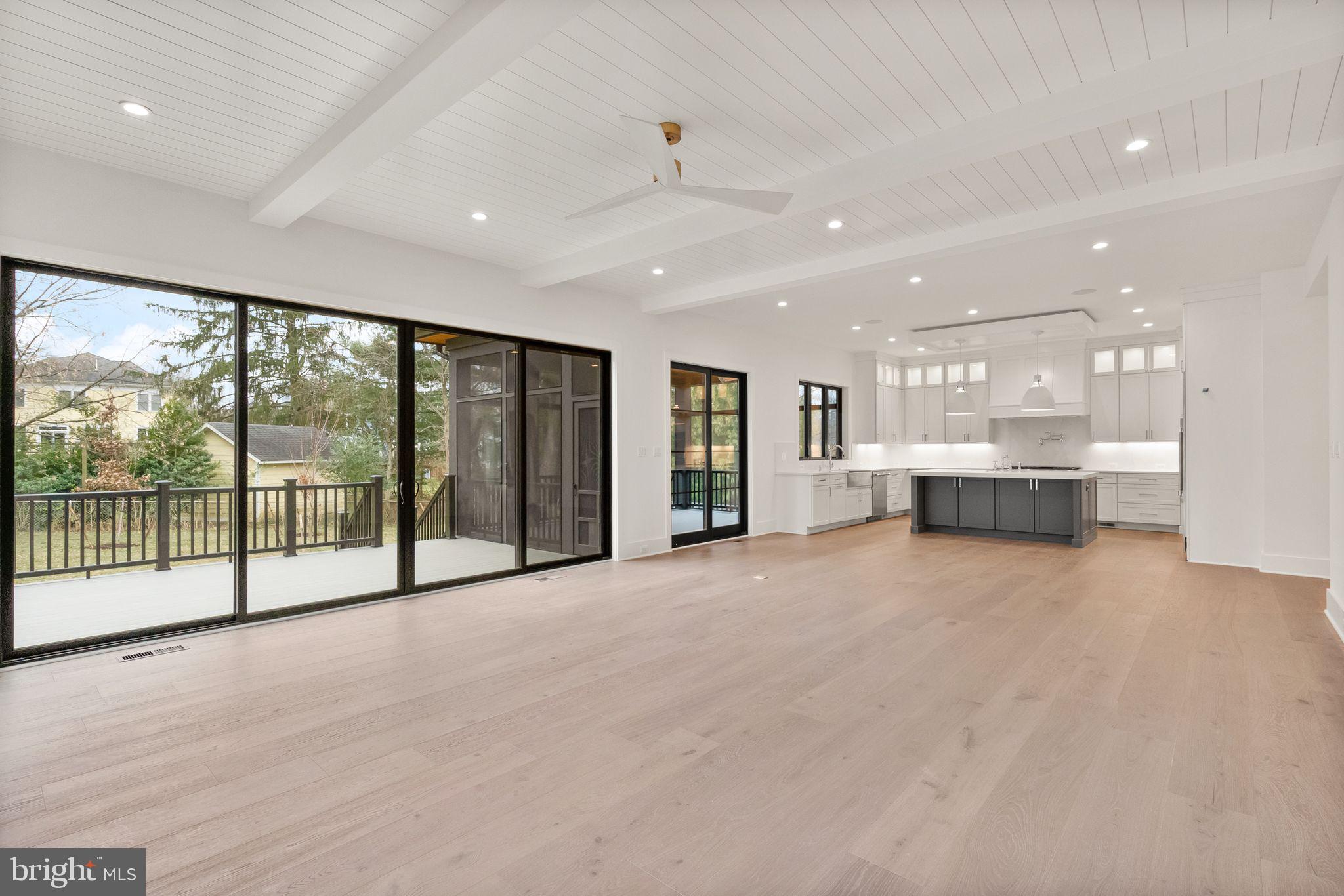 WEST VIENNA WOODS - Residential