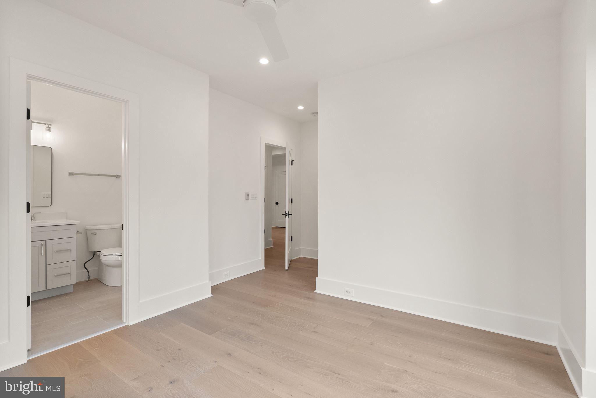 WEST VIENNA WOODS - Residential