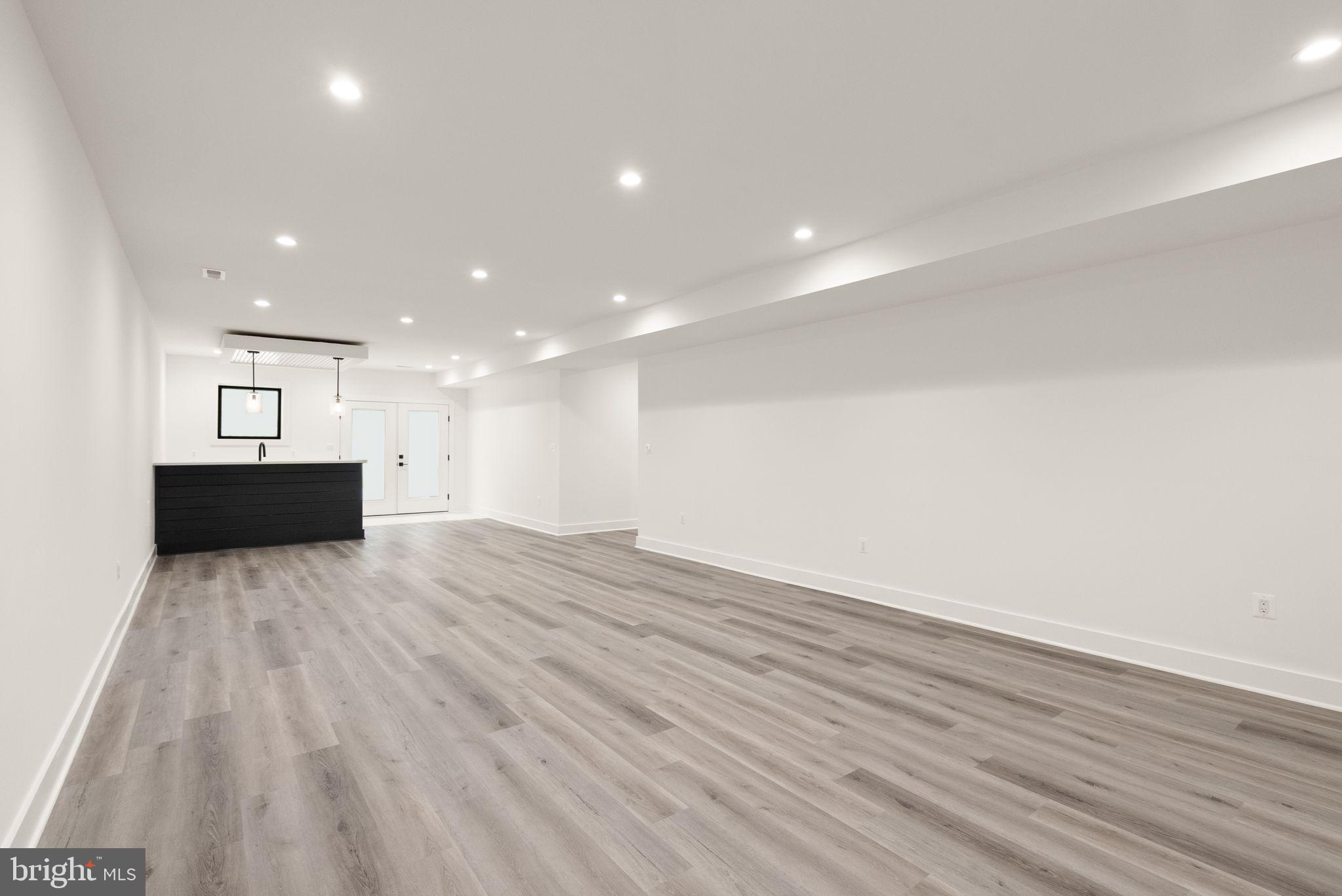 WEST VIENNA WOODS - Residential