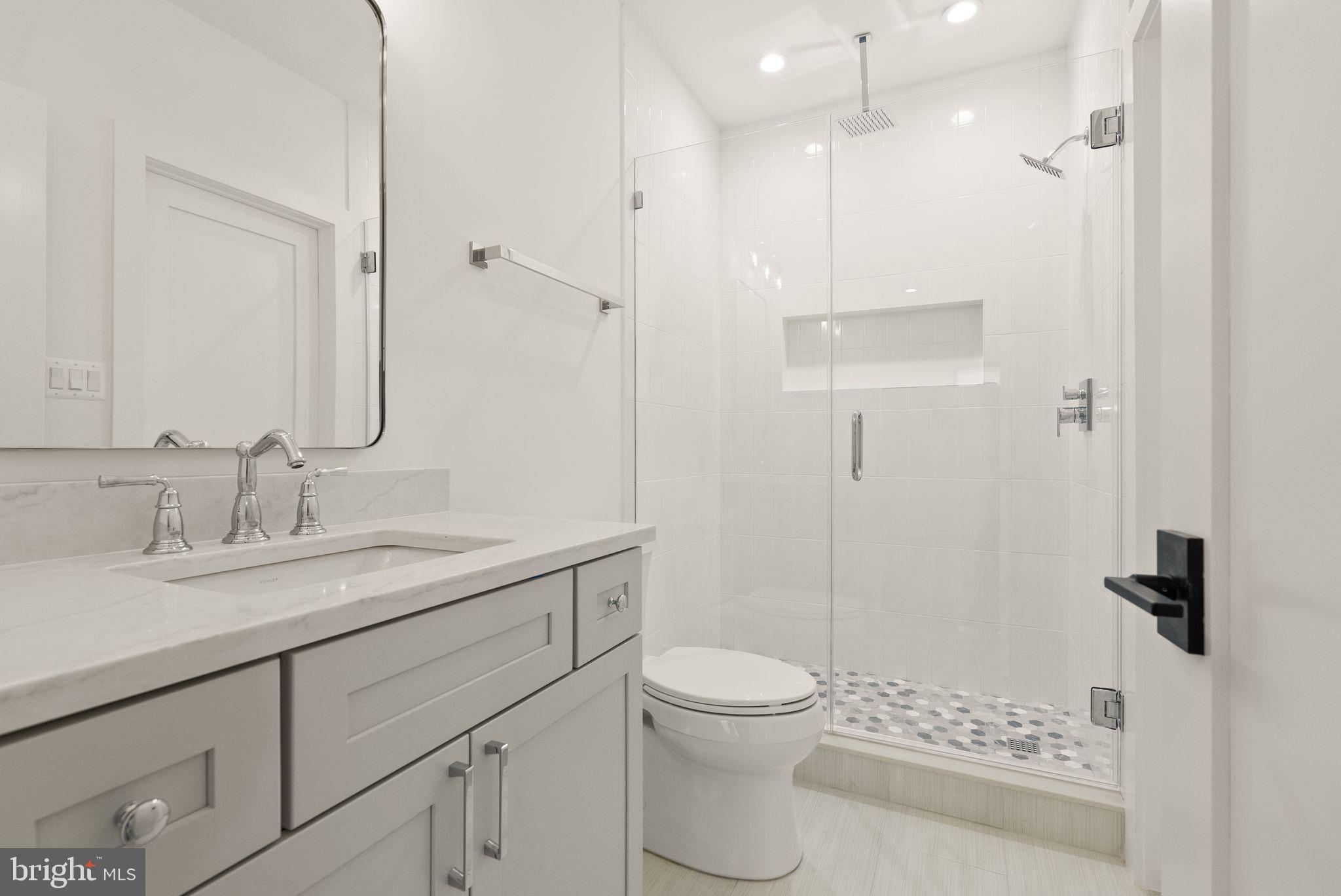 WEST VIENNA WOODS - Residential