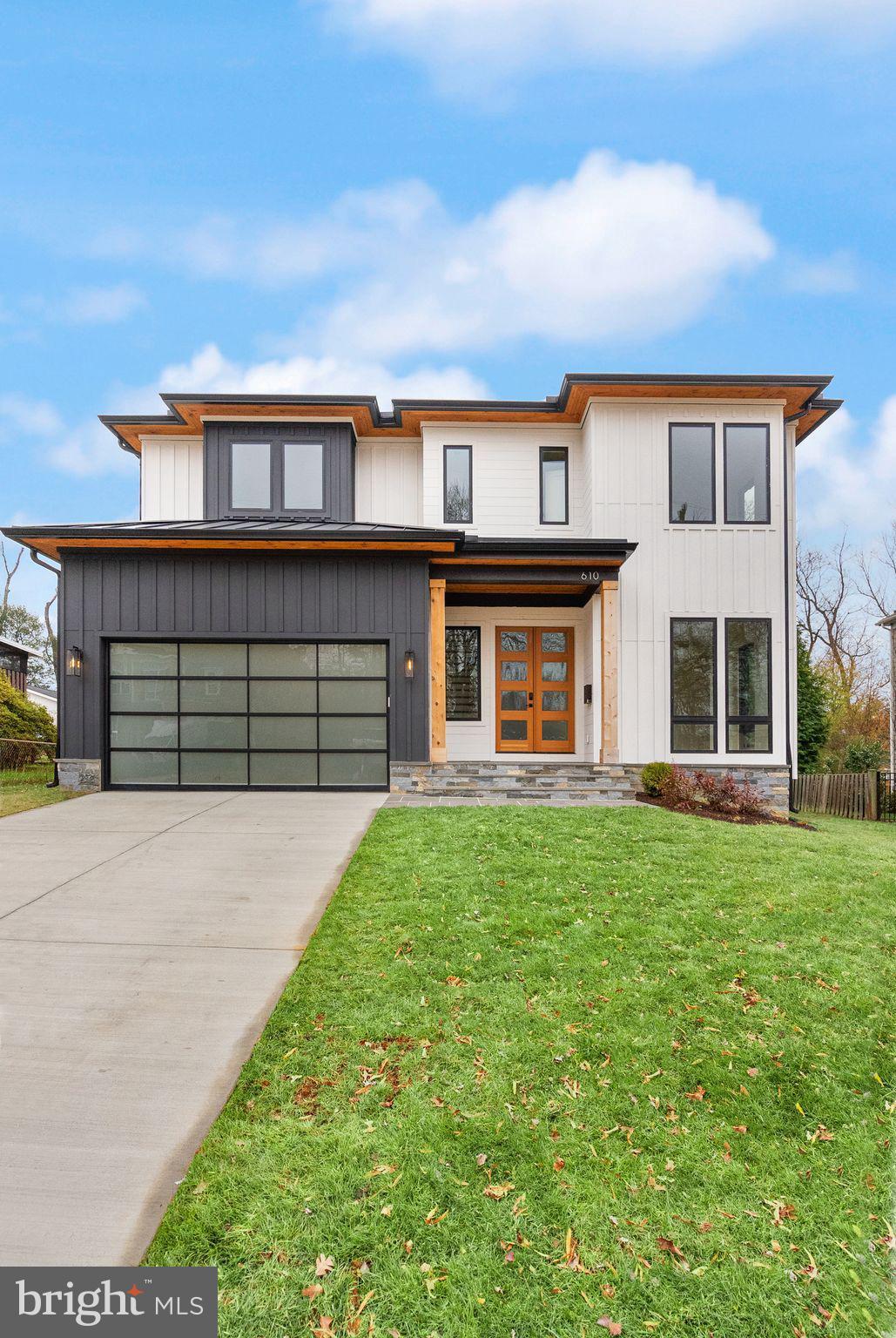 WEST VIENNA WOODS - Residential