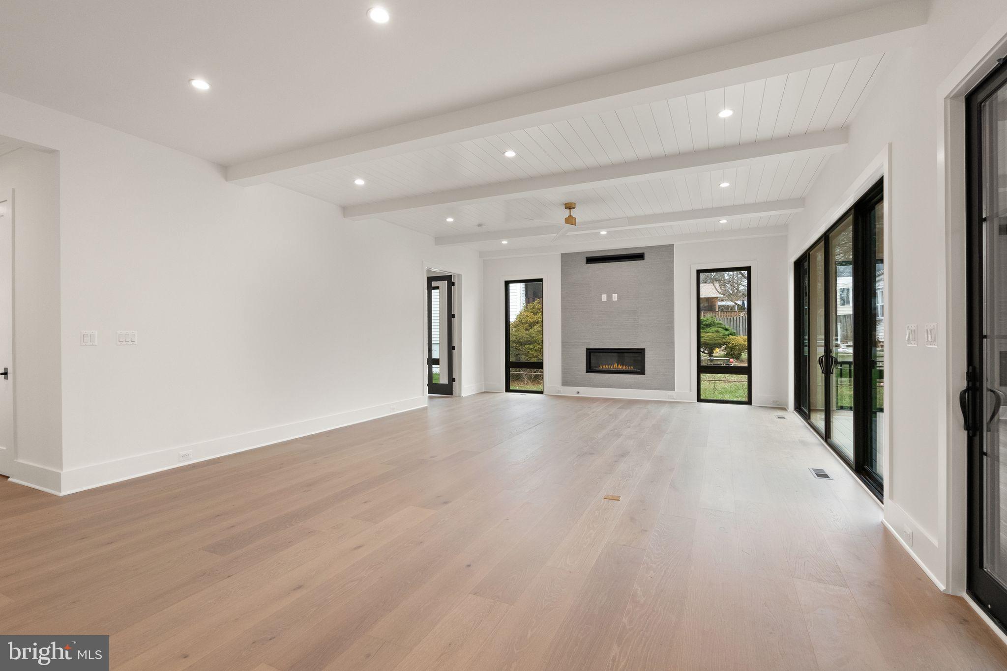 WEST VIENNA WOODS - Residential