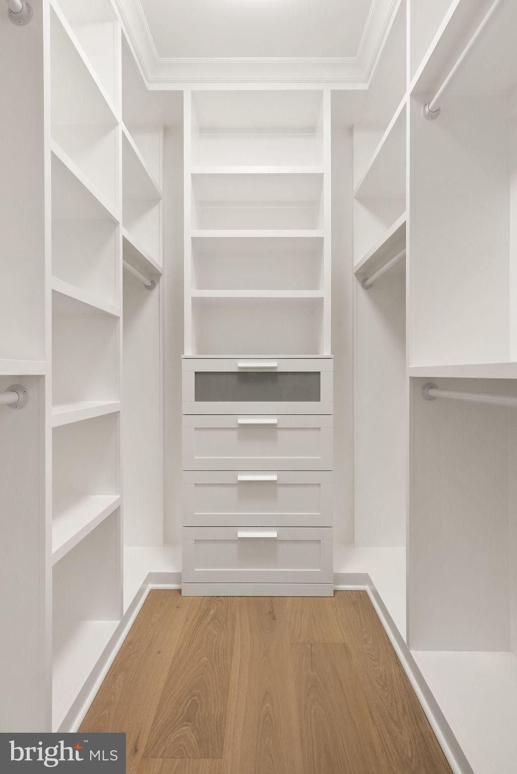 WEST VIENNA WOODS - Residential