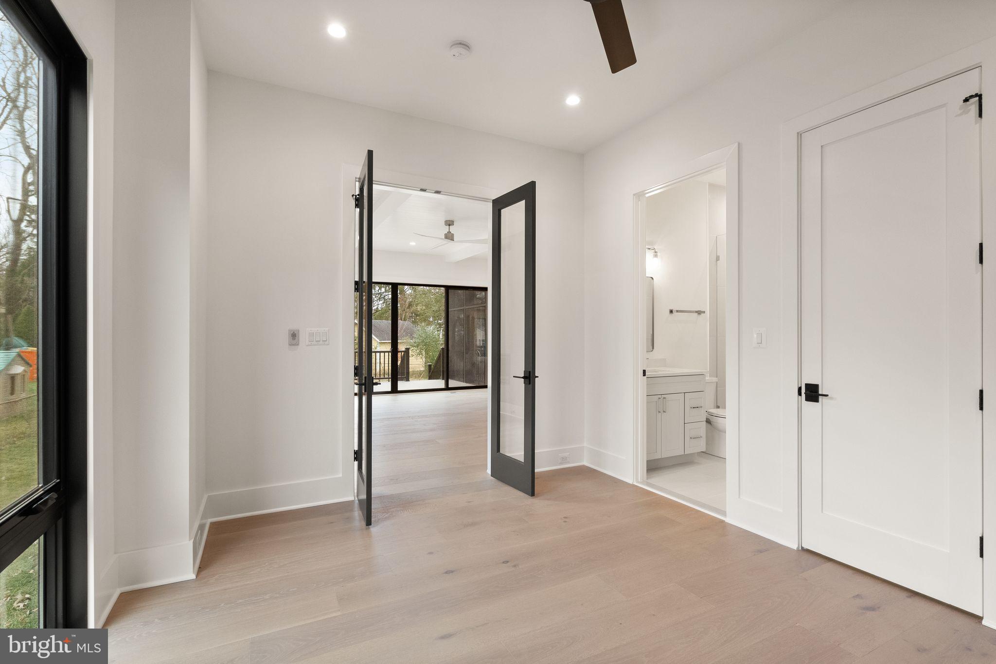 WEST VIENNA WOODS - Residential