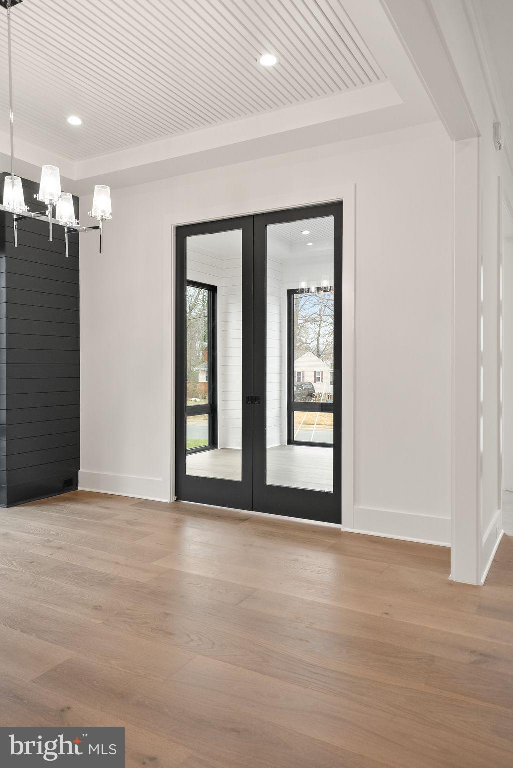 WEST VIENNA WOODS - Residential