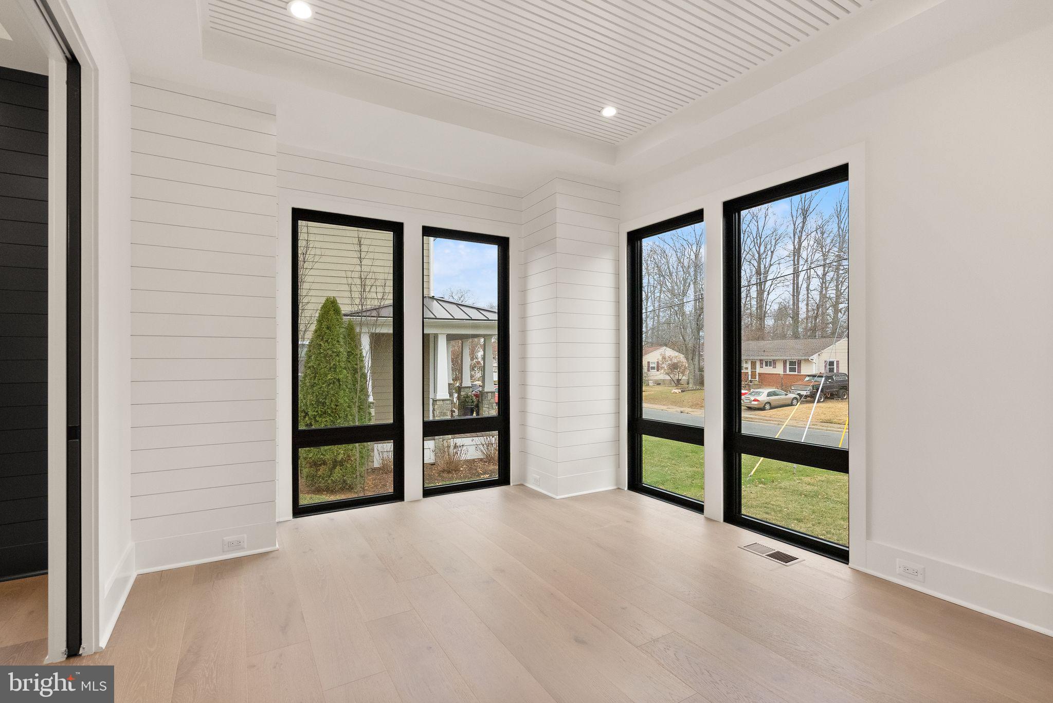 WEST VIENNA WOODS - Residential