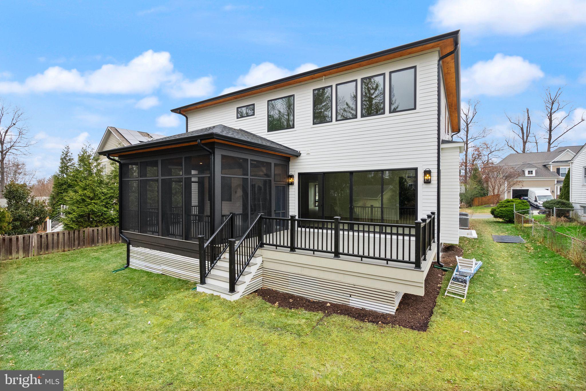 WEST VIENNA WOODS - Residential