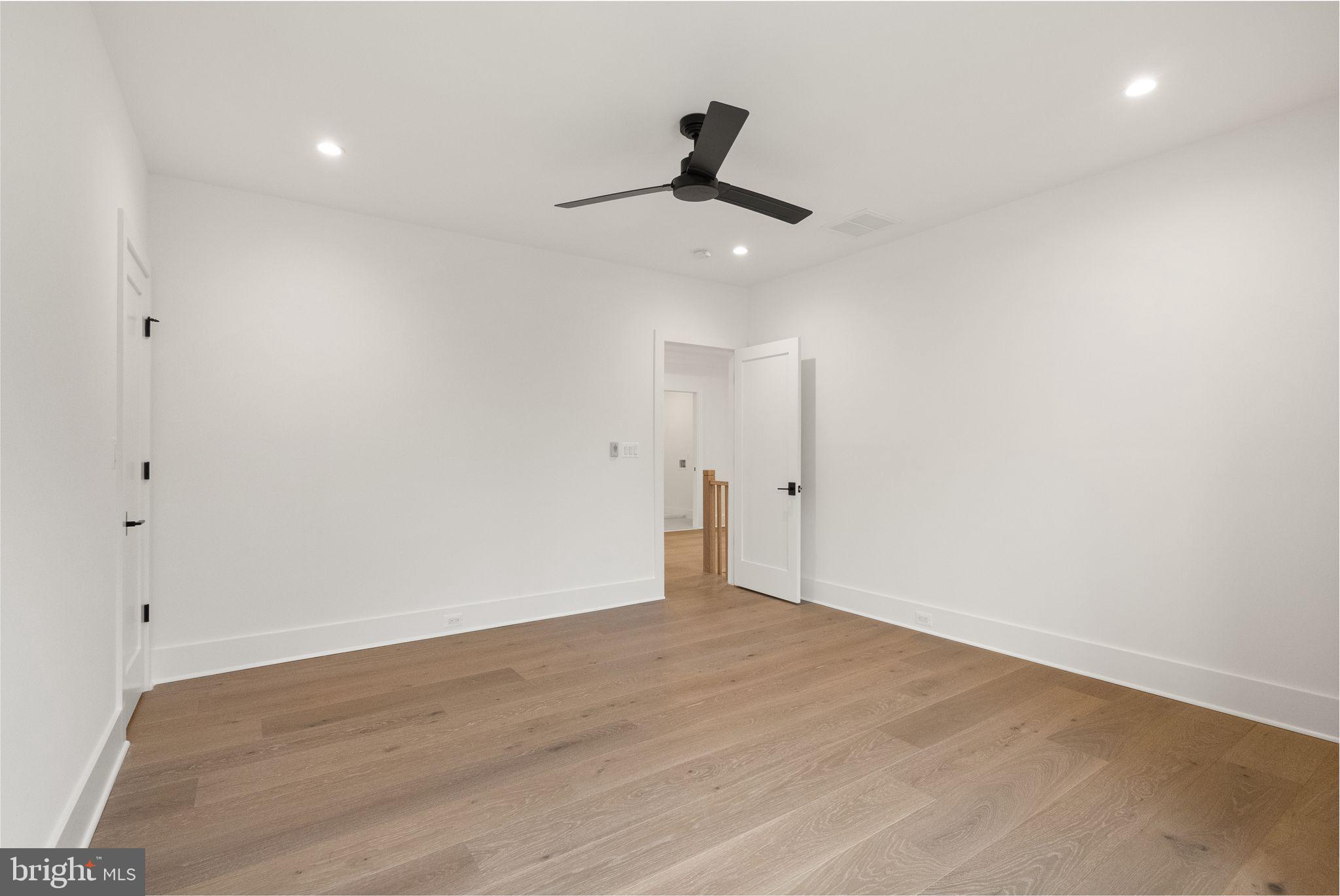 WEST VIENNA WOODS - Residential