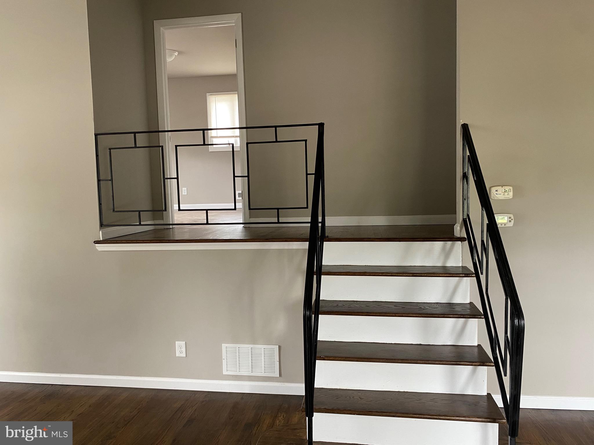 ROSLYN - Residential