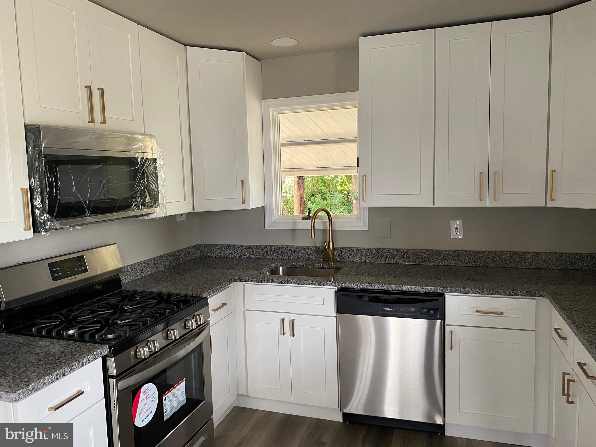 ROSLYN - Residential