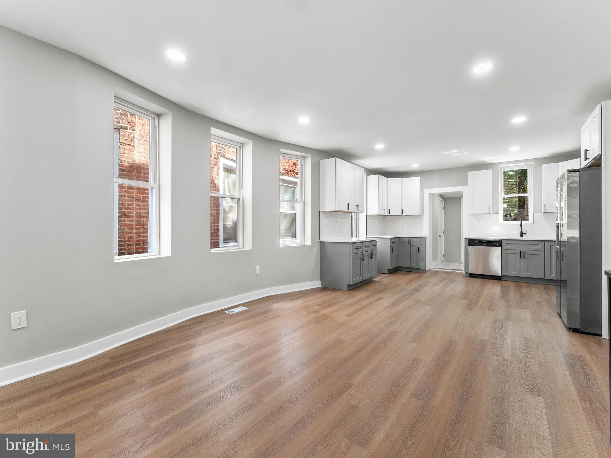 228 W SEYMOUR STREET