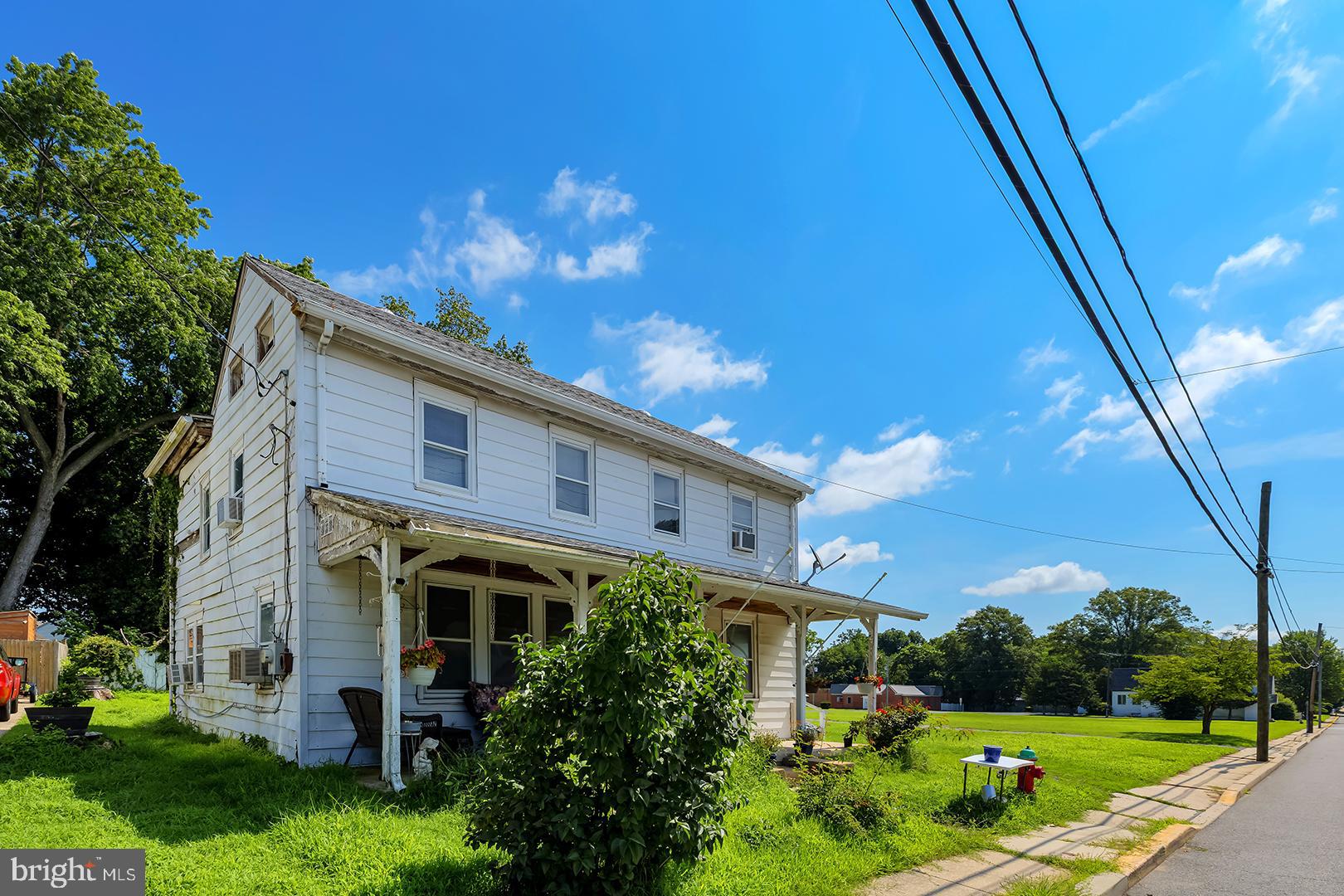 127 E CAMDEN WYOMING AVENUE