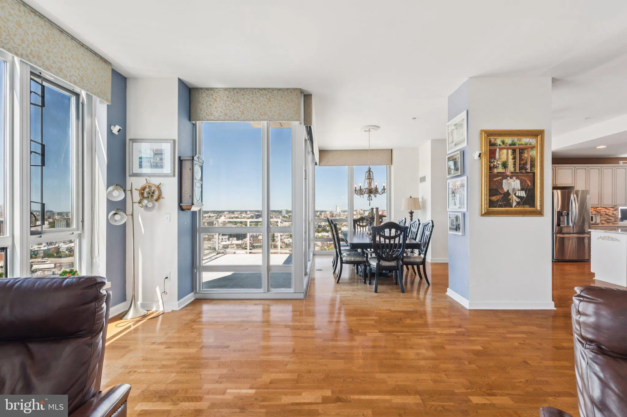 Philadelphia, Pennsylvania 19123, United States, 3 Bedrooms Bedrooms, ,4 BathroomsBathrooms,Residential,Active,204894