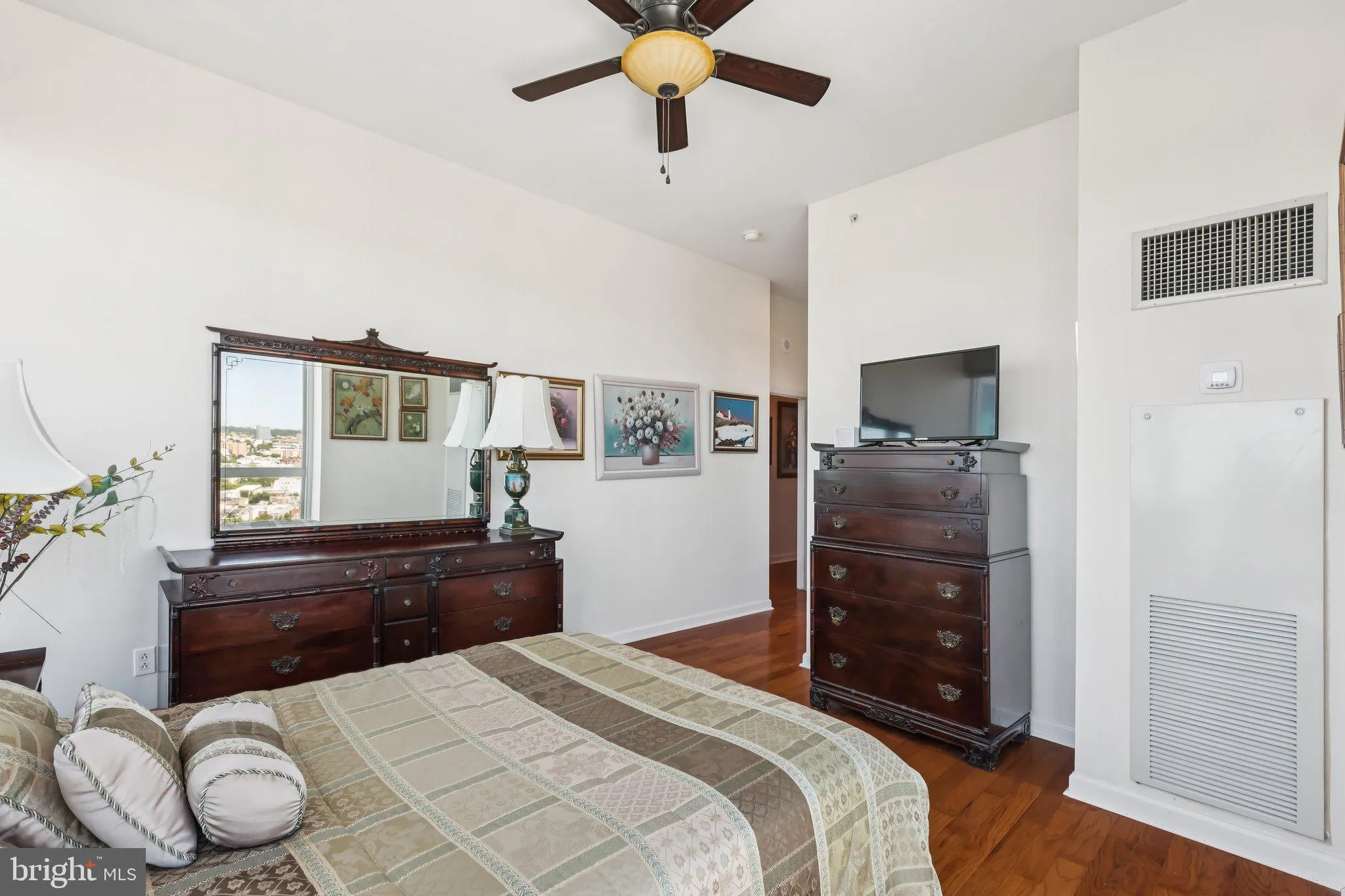 Philadelphia, Pennsylvania 19123, United States, 3 Bedrooms Bedrooms, ,4 BathroomsBathrooms,Residential,Active,204894