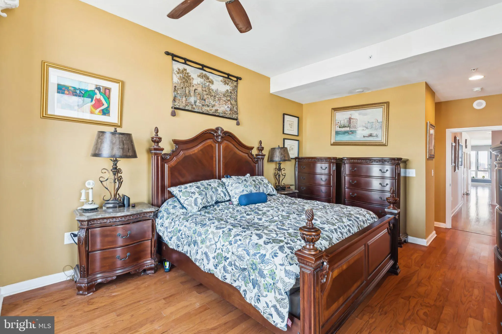 Philadelphia, Pennsylvania 19123, United States, 3 Bedrooms Bedrooms, ,4 BathroomsBathrooms,Residential,Active,204894