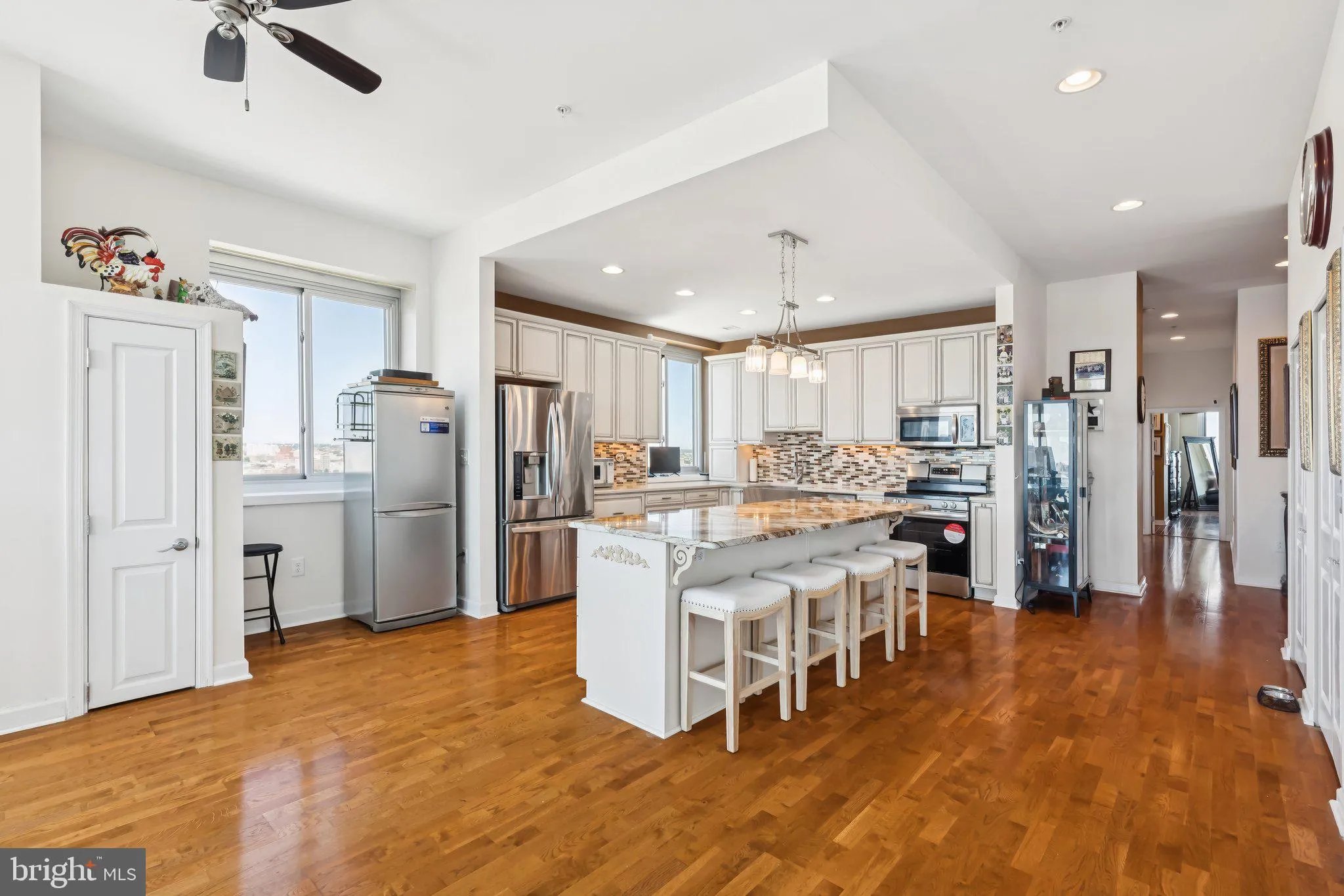 Philadelphia, Pennsylvania 19123, United States, 3 Bedrooms Bedrooms, ,4 BathroomsBathrooms,Residential,Active,204894