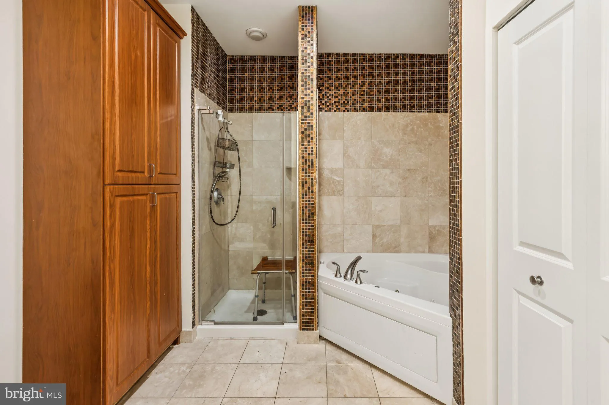 Philadelphia, Pennsylvania 19123, United States, 3 Bedrooms Bedrooms, ,4 BathroomsBathrooms,Residential,Active,204894