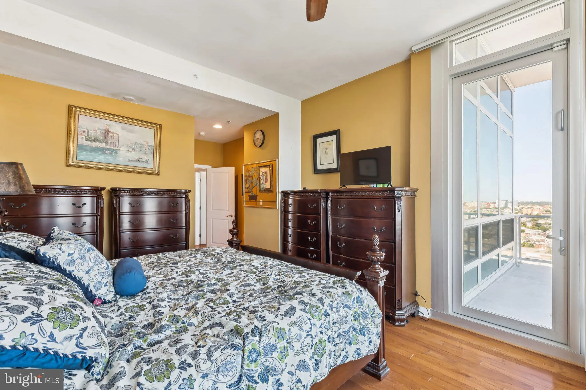 Philadelphia, Pennsylvania 19123, United States, 3 Bedrooms Bedrooms, ,4 BathroomsBathrooms,Residential,Active,204894